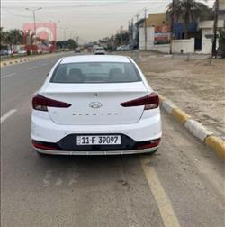 هیوندای ئەلەنترا